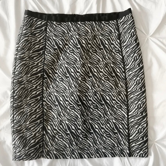H&M | Black and white zebra skirt - Picture 3 of 8